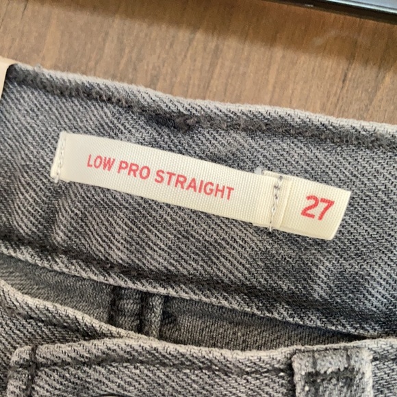 Relisted Levi’s low pro gray midrise straight leg jean splatter detail size 27 - Picture 10 of 17